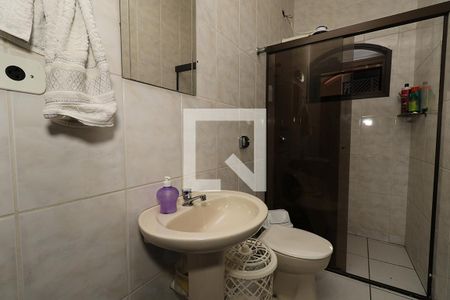 Casa à venda com 400m², 4 quartos e 6 vagas Casa à venda com 400m², 4 quartos e 6 vagasBanheiro da Área Churrasco