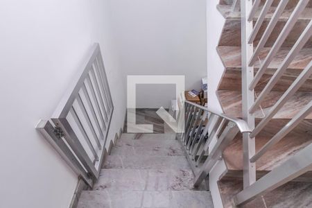 Escada Garagem de casa à venda com 3 quartos, 249m² em Vila Lucia, São Paulo