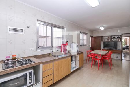 Casa à venda com 249m², 3 quartos e 3 vagasCozinha