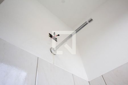 Banheiro de kitnet/studio para alugar com 1 quarto, 25m² em Vila Hebe, São Paulo