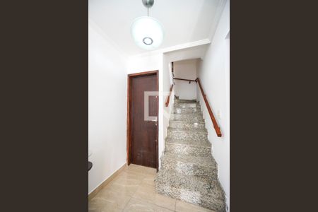 Hall da escada de casa de condomínio à venda com 3 quartos, 120m² em Vila Esperança, São Paulo