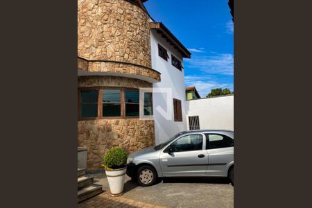 Casa à venda com 350m², 4 quartos e 3 vagas Casa à venda com 350m², 4 quartos e 3 vagasGaragem