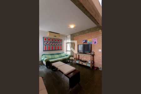 Casa à venda com 280m², 3 quartos e 2 vagasÁrea de TV Mexanino