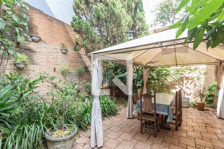 Casa à venda com 280m², 3 quartos e 2 vagasQuintal