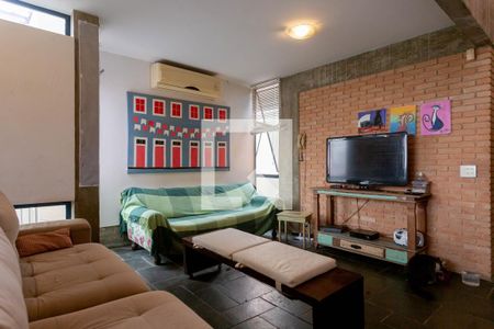 Casa à venda com 280m², 3 quartos e 2 vagasÁrea de TV Mexanino