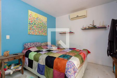 Casa à venda com 280m², 3 quartos e 2 vagasSuite