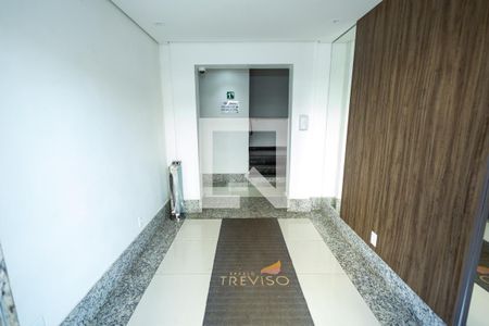 Apartamento à venda com 60m², 2 quartos e 1 vaga Apartamento à venda com 60m², 2 quartos e 1 vagaHall de Entrada do Prédio
