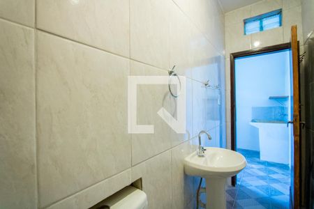 Casa à venda com 68m², 2 quartos e 1 vaga Casa à venda com 68m², 2 quartos e 1 vagaBanheiro