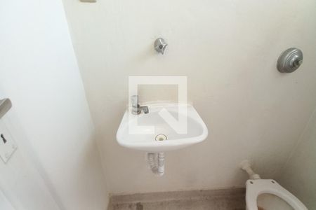 Apartamento para alugar com 90m², 3 quartos e sem vaga Apartamento para alugar com 90m², 3 quartos e sem vagaDetalhe do banheiro de Serviço