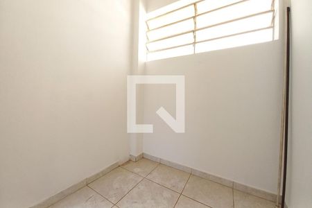 Apartamento para alugar com 90m², 3 quartos e sem vaga Apartamento para alugar com 90m², 3 quartos e sem vagaQuarto Serviço