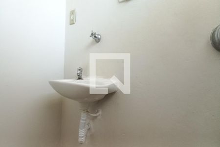 Apartamento para alugar com 90m², 3 quartos e sem vaga Apartamento para alugar com 90m², 3 quartos e sem vagaBanheiro de Serviço