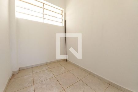 Apartamento para alugar com 90m², 3 quartos e sem vaga Apartamento para alugar com 90m², 3 quartos e sem vagaQuarto Serviço