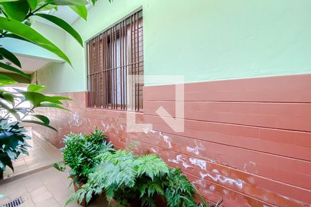 Casa à venda com 150m², 3 quartos e 2 vagas Casa à venda com 150m², 3 quartos e 2 vagasQuintal