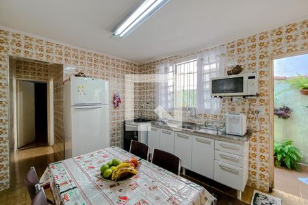 Casa à venda com 150m², 3 quartos e 2 vagas Casa à venda com 150m², 3 quartos e 2 vagasCozinha