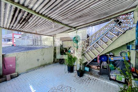 Casa à venda com 150m², 3 quartos e 2 vagas Casa à venda com 150m², 3 quartos e 2 vagasQuintal