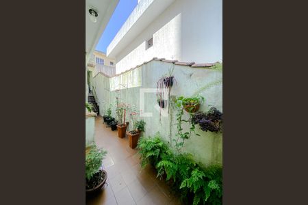 Casa à venda com 150m², 3 quartos e 2 vagas Casa à venda com 150m², 3 quartos e 2 vagasQuintal