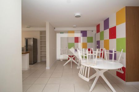 Apartamento para alugar com 50m², 2 quartos e 1 vaga Apartamento para alugar com 50m², 2 quartos e 1 vagaÁrea comum - Salão de festas