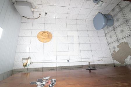 Casa à venda com 300m², 2 quartos e 1 vagaBanheiro de serviço