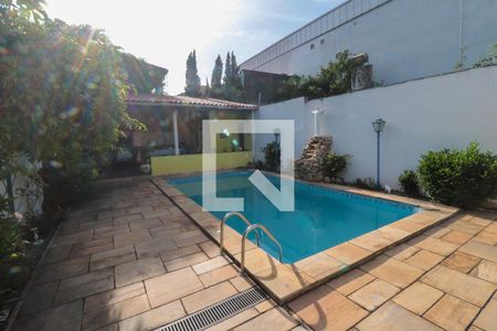 Casa à venda com 300m², 2 quartos e 1 vagaPiscina