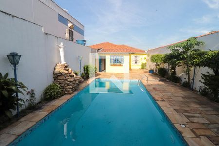 Casa à venda com 300m², 2 quartos e 1 vagaPiscina