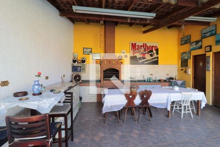 Casa à venda com 300m², 2 quartos e 1 vagaChurrasqueira