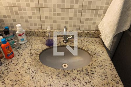 Casa à venda com 300m², 2 quartos e 1 vagaBanheiro