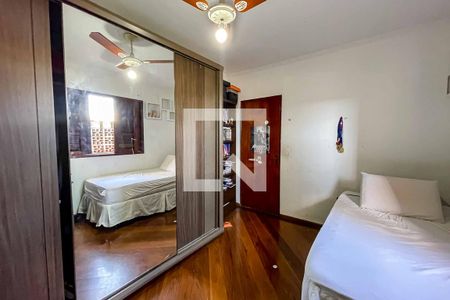 Casa à venda com 160m², 3 quartos e 4 vagasQuarto 2 