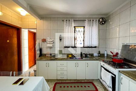 Casa à venda com 160m², 3 quartos e 4 vagasCozinha 