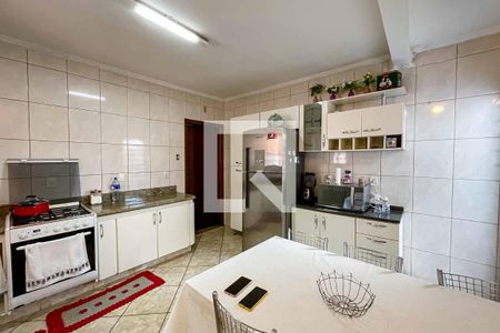 Casa à venda com 160m², 3 quartos e 4 vagasCozinha 