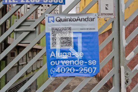 Casa à venda com 75m², 3 quartos e 1 vaga Casa à venda com 75m², 3 quartos e 1 vagaFachada