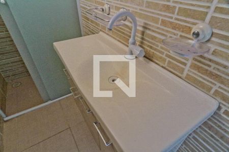 Casa à venda com 75m², 3 quartos e 1 vaga Casa à venda com 75m², 3 quartos e 1 vagaBanheiro de Serviço