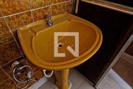 Casa à venda com 75m², 3 quartos e 1 vaga Casa à venda com 75m², 3 quartos e 1 vagaBanheiro