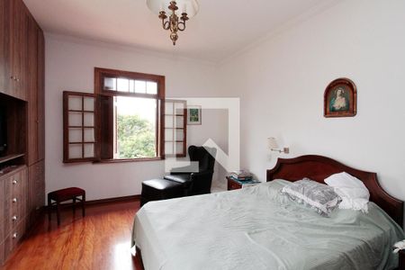 Casa à venda com 500m², 5 quartos e 5 vagasSuíte 2