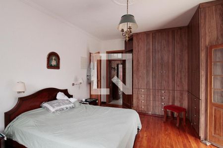 Casa à venda com 500m², 5 quartos e 5 vagasSuíte 2