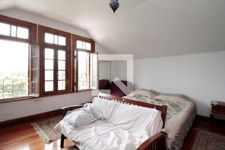 Casa à venda com 500m², 5 quartos e 5 vagasSuíte 3 (Sótão)