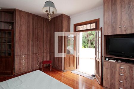 Casa à venda com 500m², 5 quartos e 5 vagasSuíte 2