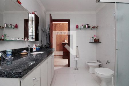 Casa à venda com 500m², 5 quartos e 5 vagasBanheiro da Suíte 2