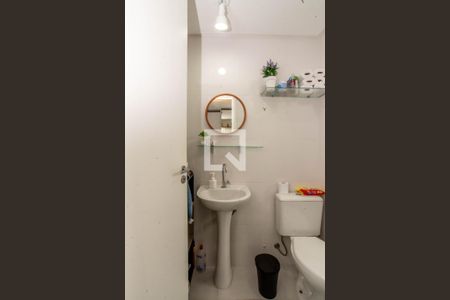 Apartamento à venda com 58m², 2 quartos e 2 vagasBanheiro da Suíte