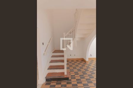 escada de casa para alugar com 4 quartos, 150m² em Centro, Campinas