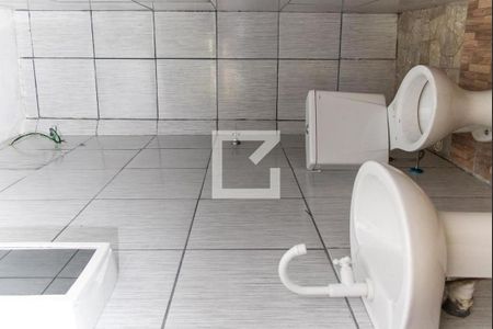 Casa à venda com 45m², 2 quartos e 1 vaga Casa à venda com 45m², 2 quartos e 1 vagaBanheiro