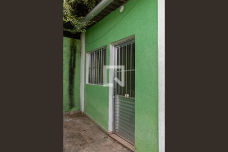 Casa à venda com 45m², 2 quartos e 1 vaga Casa à venda com 45m², 2 quartos e 1 vagaFachada
