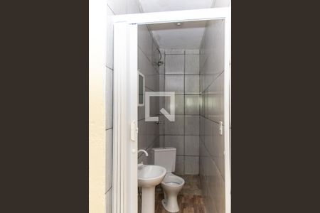 Casa à venda com 45m², 2 quartos e 1 vaga Casa à venda com 45m², 2 quartos e 1 vagaBanheiro