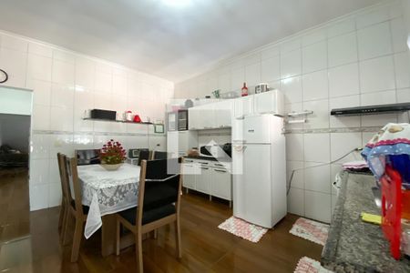 Casa à venda com 295m², 5 quartos e 1 vaga Casa à venda com 295m², 5 quartos e 1 vagaCozinha