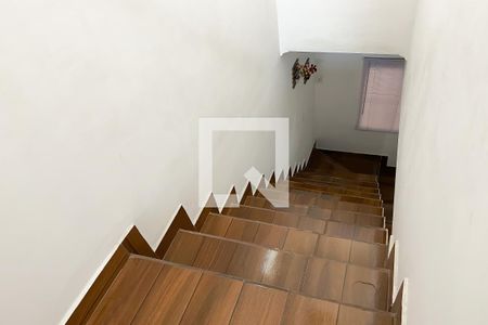 Casa à venda com 295m², 5 quartos e 1 vaga Casa à venda com 295m², 5 quartos e 1 vagaEscada