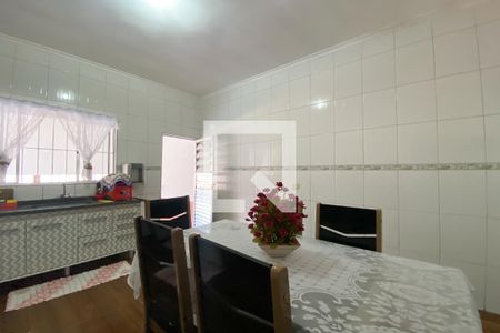 Casa à venda com 295m², 5 quartos e 1 vaga Casa à venda com 295m², 5 quartos e 1 vagaCozinha