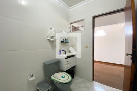 Casa à venda com 295m², 5 quartos e 1 vaga Casa à venda com 295m², 5 quartos e 1 vagaBanheiro 2
