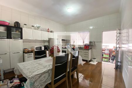 Casa à venda com 295m², 5 quartos e 1 vaga Casa à venda com 295m², 5 quartos e 1 vagaCozinha