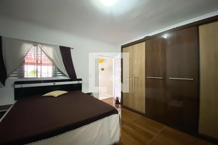 Casa à venda com 295m², 5 quartos e 1 vaga Casa à venda com 295m², 5 quartos e 1 vagaQuarto 3