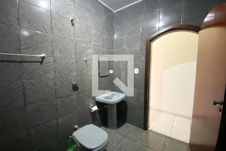 Casa à venda com 295m², 5 quartos e 1 vaga Casa à venda com 295m², 5 quartos e 1 vagaBanheiro 4