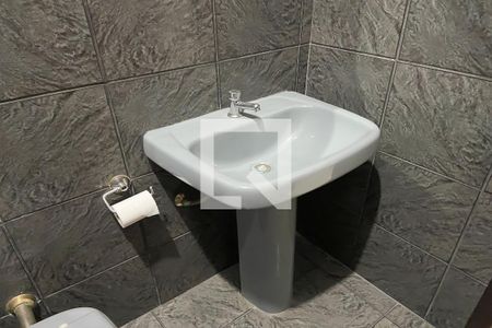 Casa à venda com 295m², 5 quartos e 1 vaga Casa à venda com 295m², 5 quartos e 1 vagaBanheiro 4